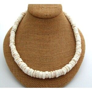 Vintage Hawaiian Surfer Puka Shell Bead 10-11 MM Necklace 20.5 Inch Barrel Clasp